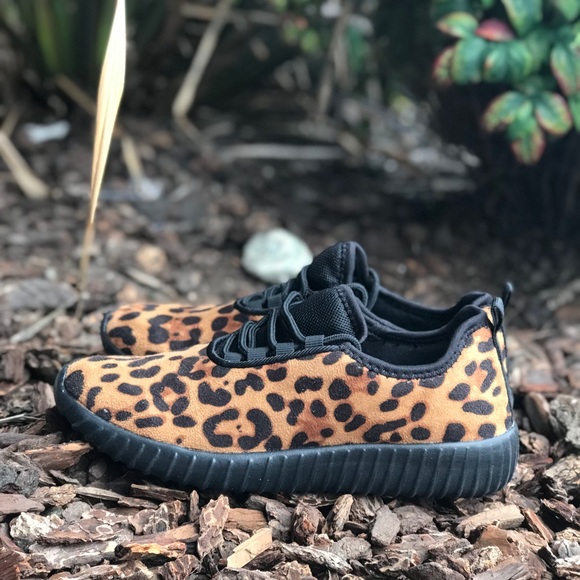 Trendy leopard print sneaker - Picture 7 of 8